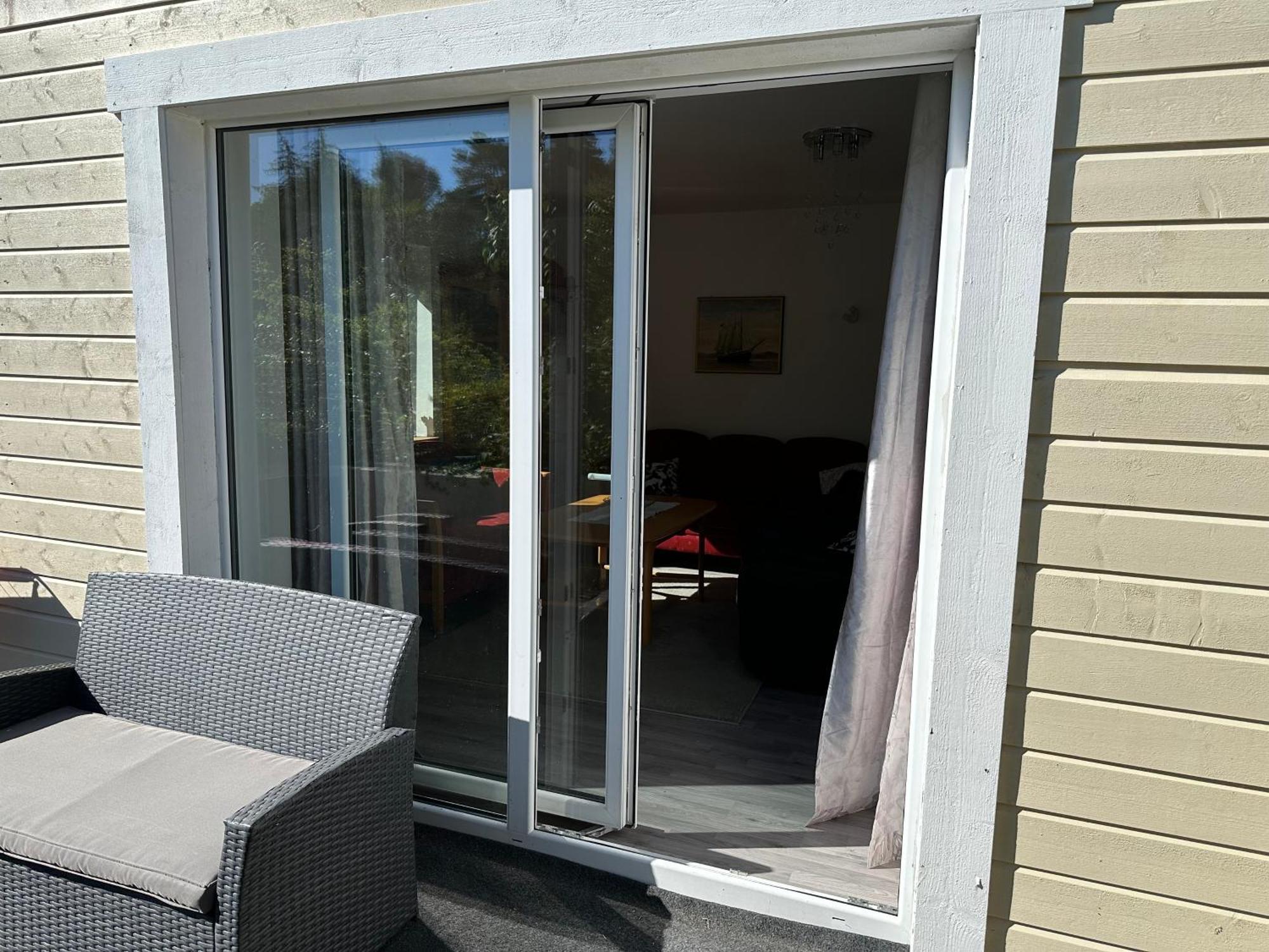 Mandal Apartment Mit Moeglichkeit Ein Boot Zu Benutzen Und Angeln Exterior foto